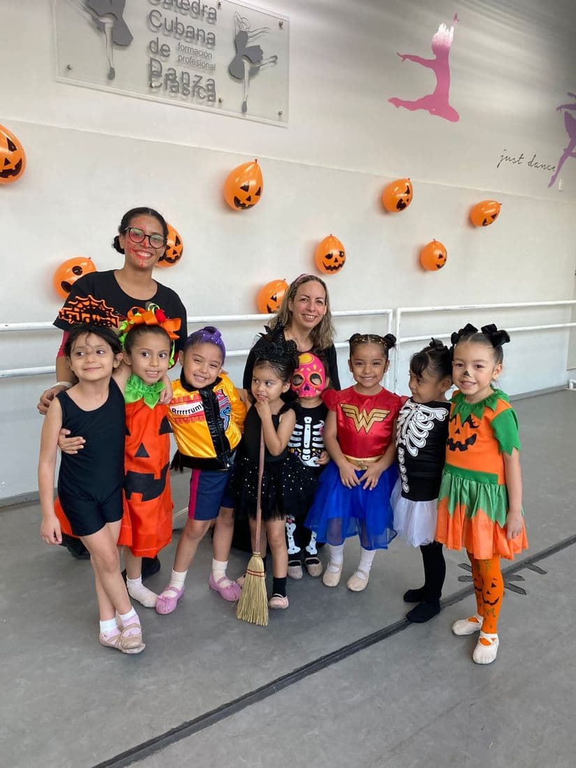 Estudiantes de la Escuela Beatriz Abreu Cátedra de Danza