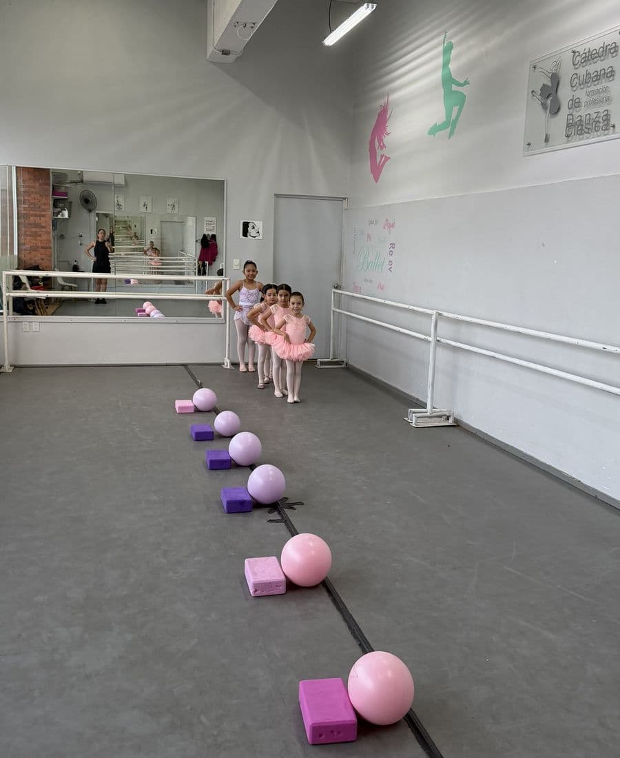 Estudiantes de la Escuela Beatriz Abreu Cátedra de Danza