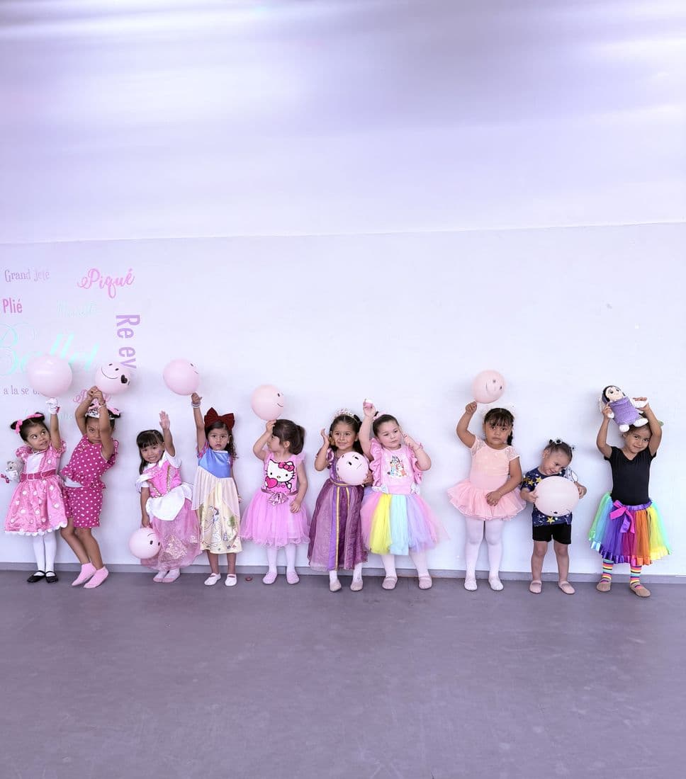 Estudiantes de la Escuela Beatriz Abreu Cátedra de Danza